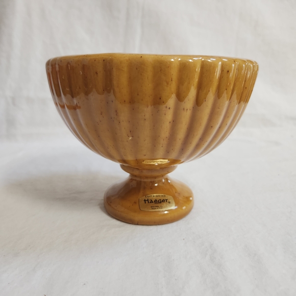 Haeger Gold Ceramic Ribbed Planter - Picture 4 of 13